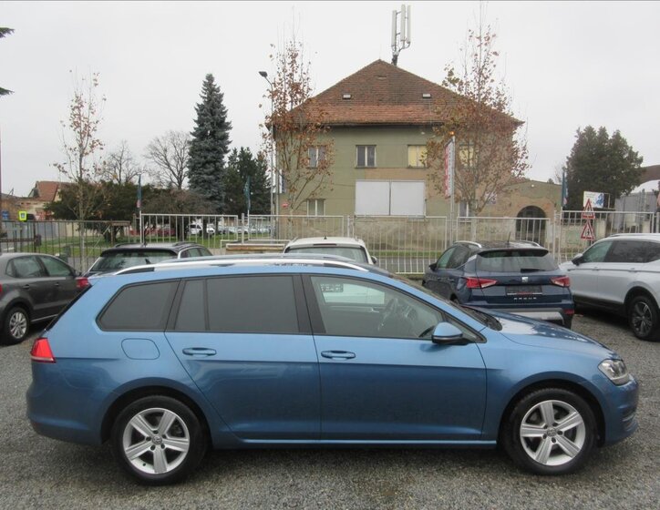 Volkswagen Golf Kombi 2,0 l 110 kw