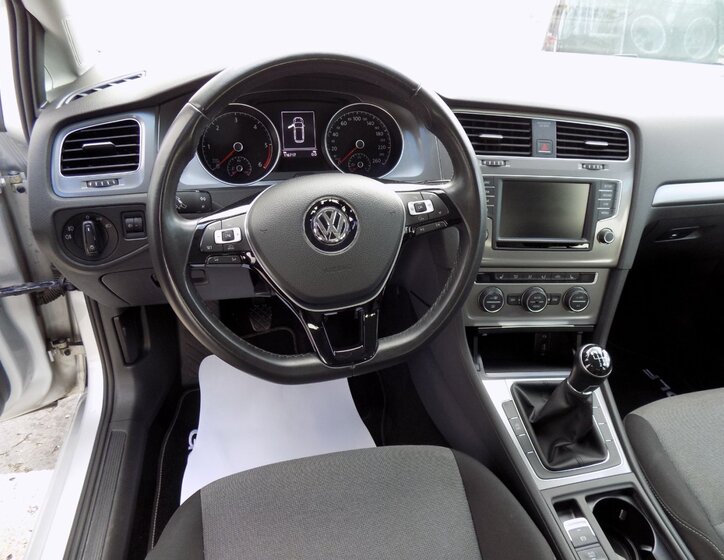 Volkswagen Golf 25