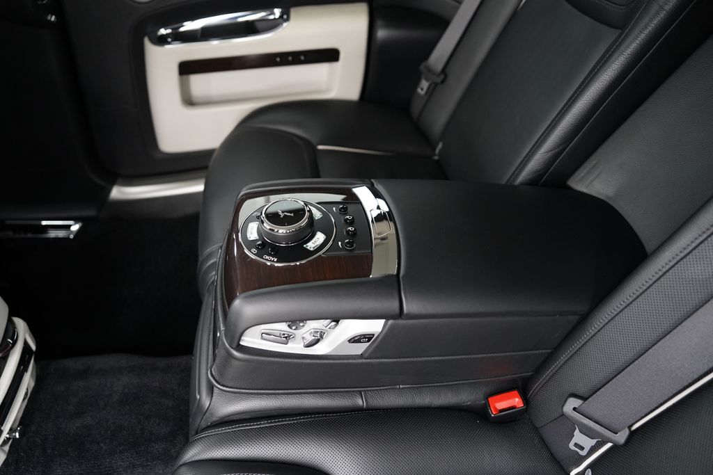 Rolls-Royce Ghost Sedan 6,6 l 420 kw