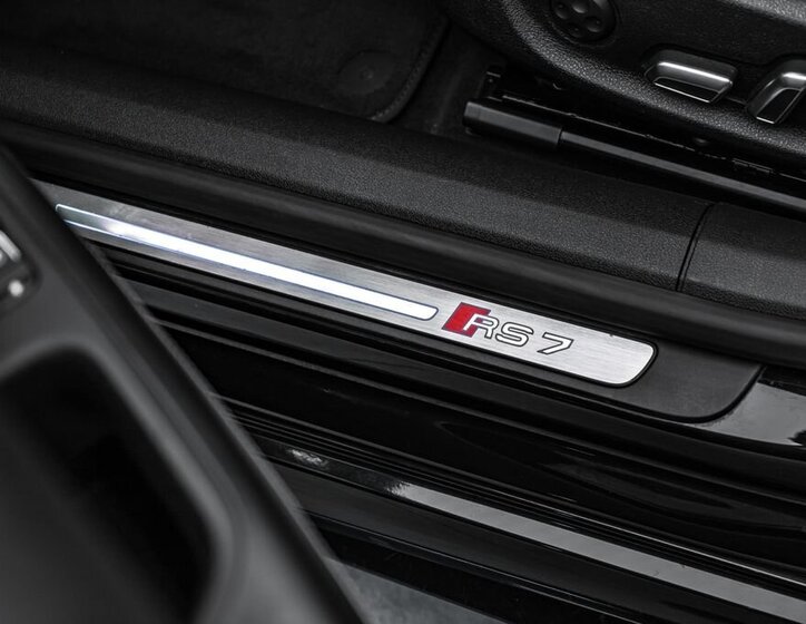 Audi RS7 Sedan / Limuzína 4,0 l 412 kw