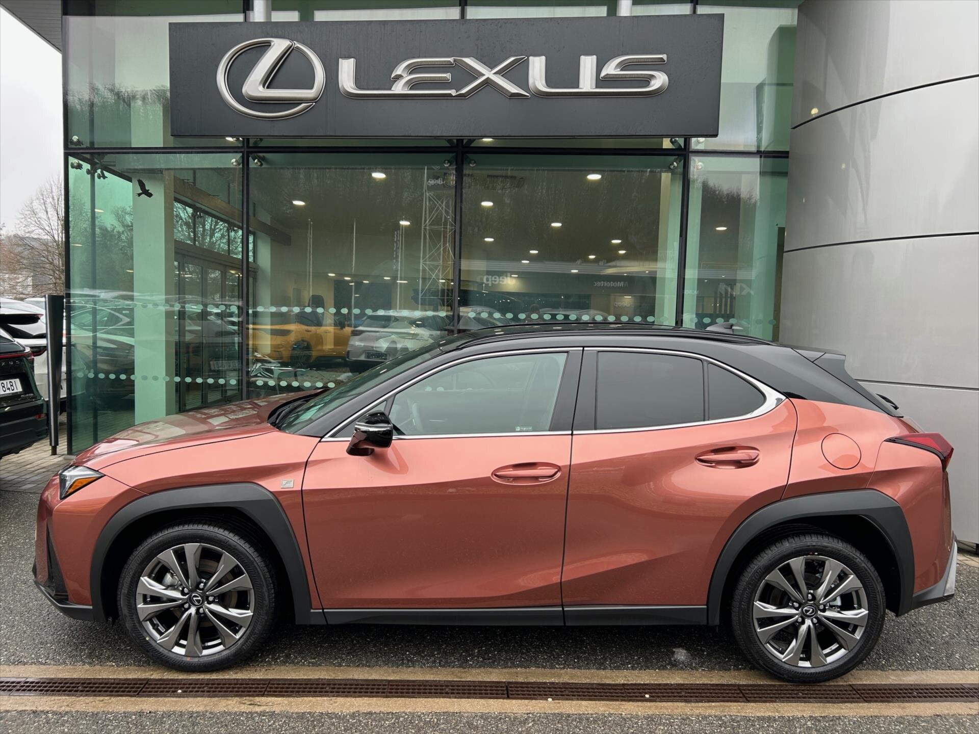 Lexus UX 300h SUV 2,0 l 135 kw