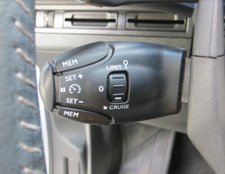 Peugeot 3008 SUV / Terénní 1,5 l 96 kw