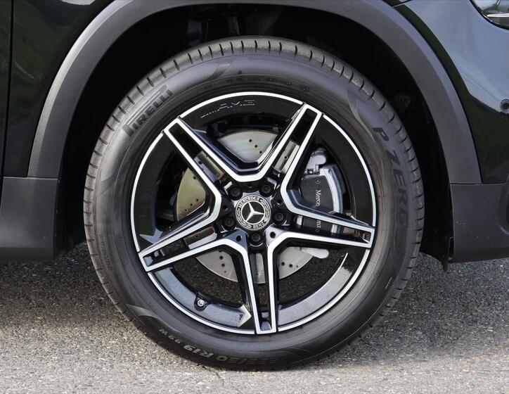 Mercedes-Benz GLB 42