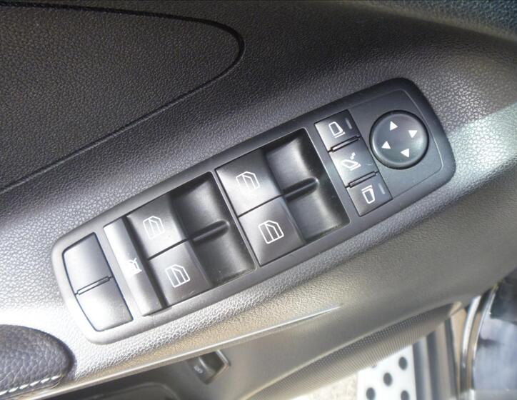 Mercedes-Benz Třídy M 9