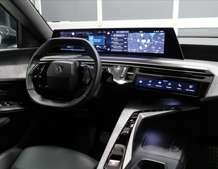 Peugeot 3008 SUV / Terénní 1,2 l 100 kw