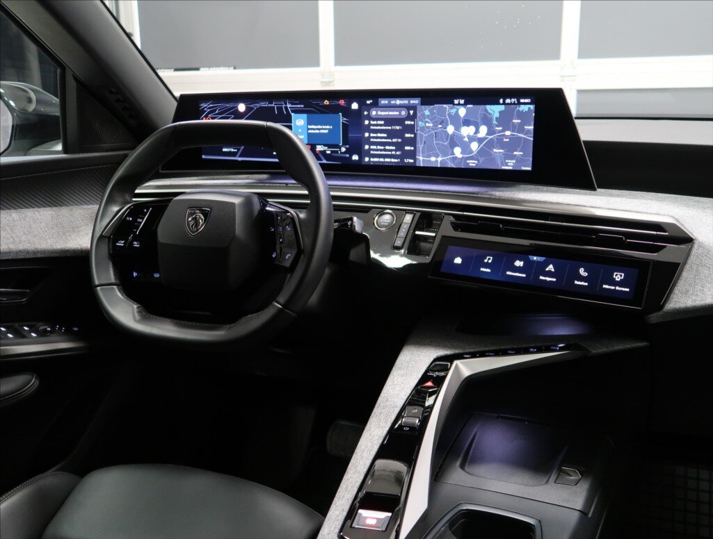 Peugeot 3008 SUV / Terénní 1,2 l 100 kw