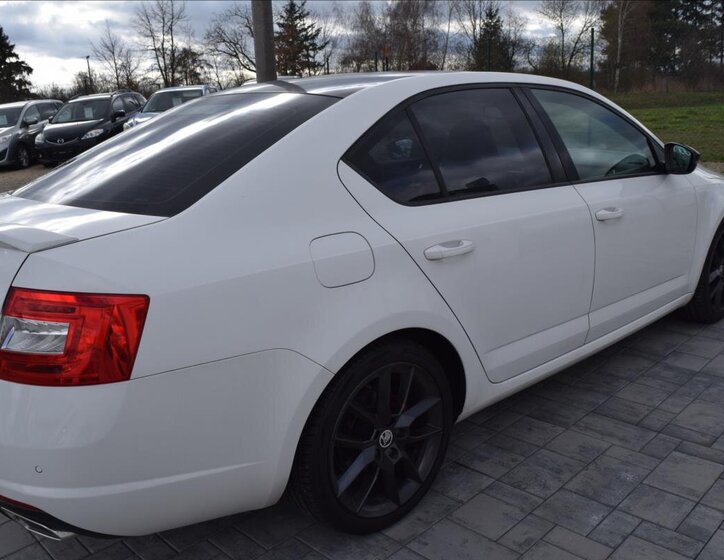 Škoda Octavia Sedan / Limuzína 2,0 l 135 kw