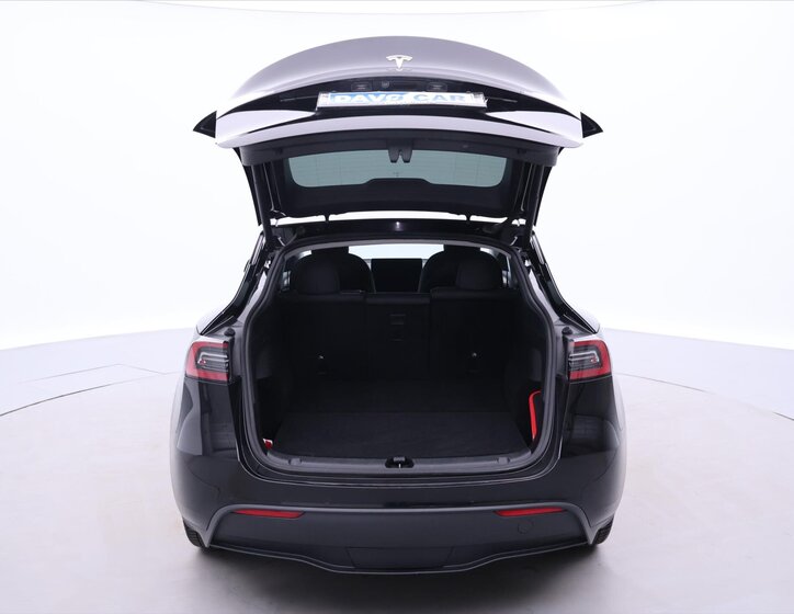 Tesla Model Y SUV / Terénní 0,0 378 kw