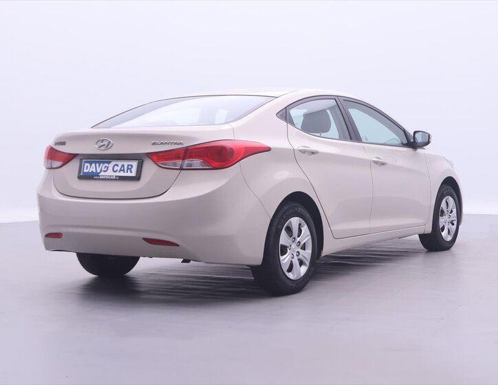 Hyundai Elantra 7