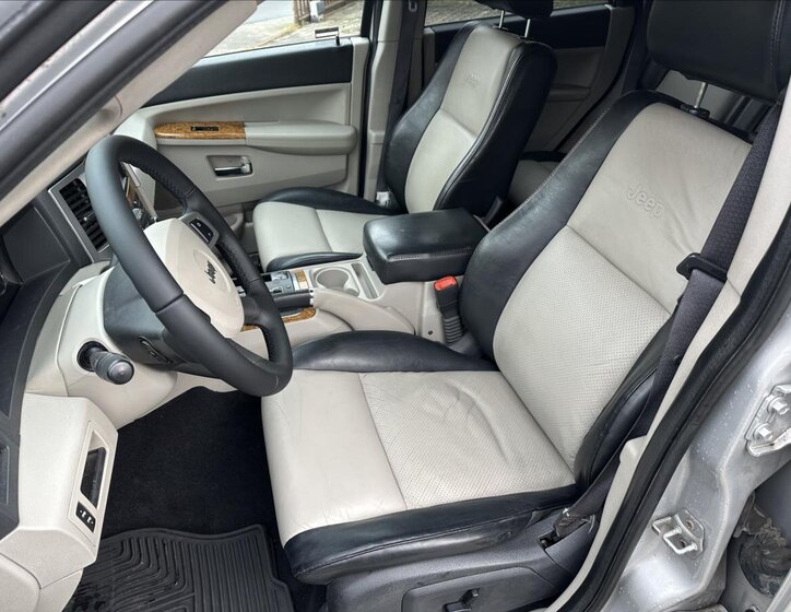 Jeep Grand Cherokee 12