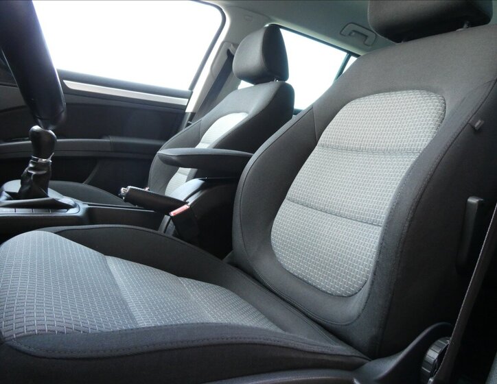 Škoda Superb Kombi 2,0 l 103 kw