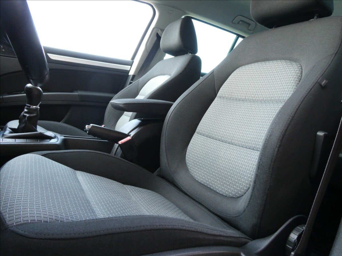 Škoda Superb Kombi 2,0 l 103 kw