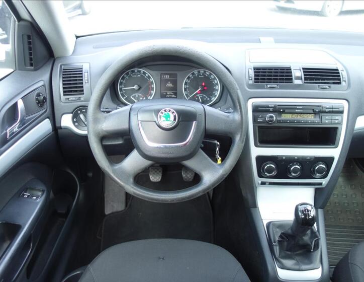 Škoda Octavia 16