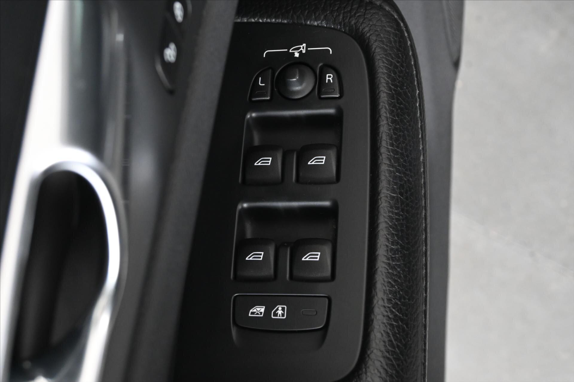 Volvo V60 Kombi 2,0 l 145 kw