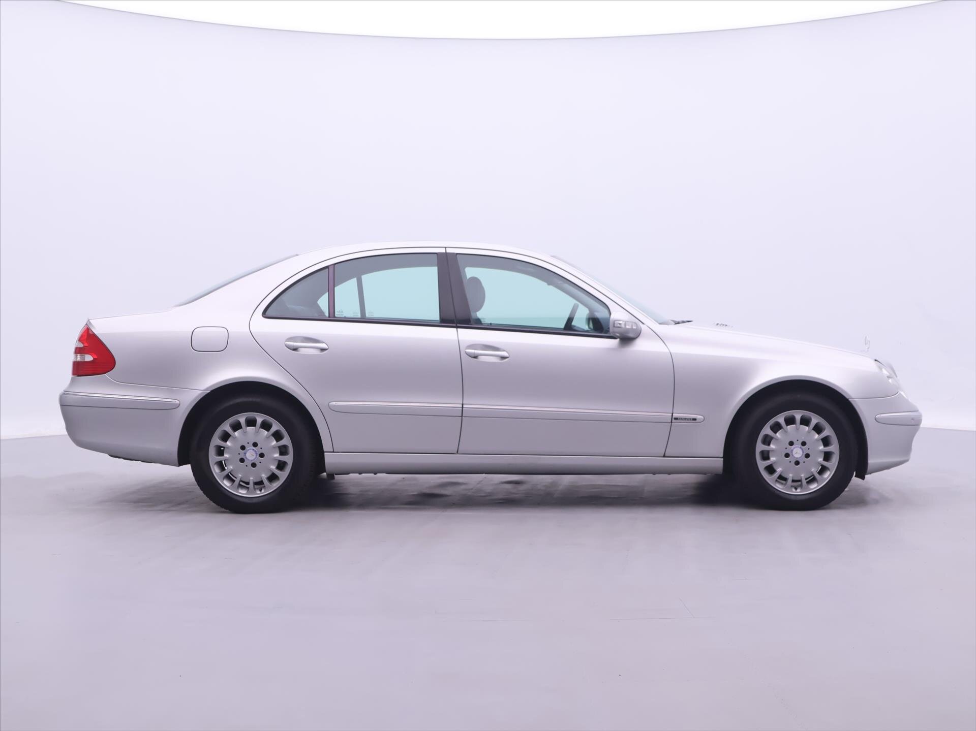Mercedes-Benz Třídy E Sedan 2,7 l 130 kw