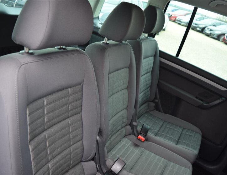 Volkswagen Touran Kombi 1,4 l 103 kw