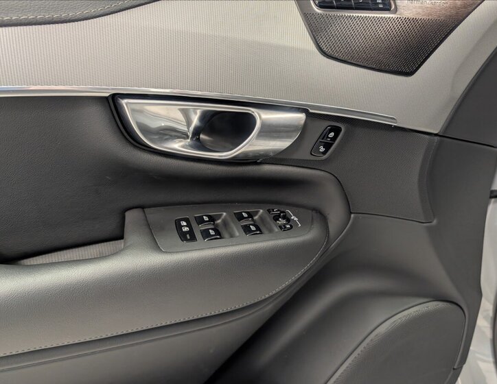 Volvo XC90 Ostatní 2,0 l 335 kw