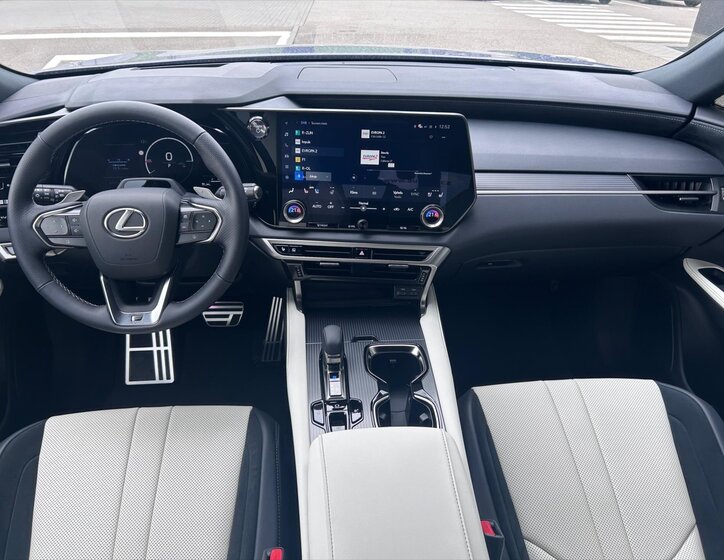 Lexus RX 500h SUV / Terénní 2,4 l 272 kw