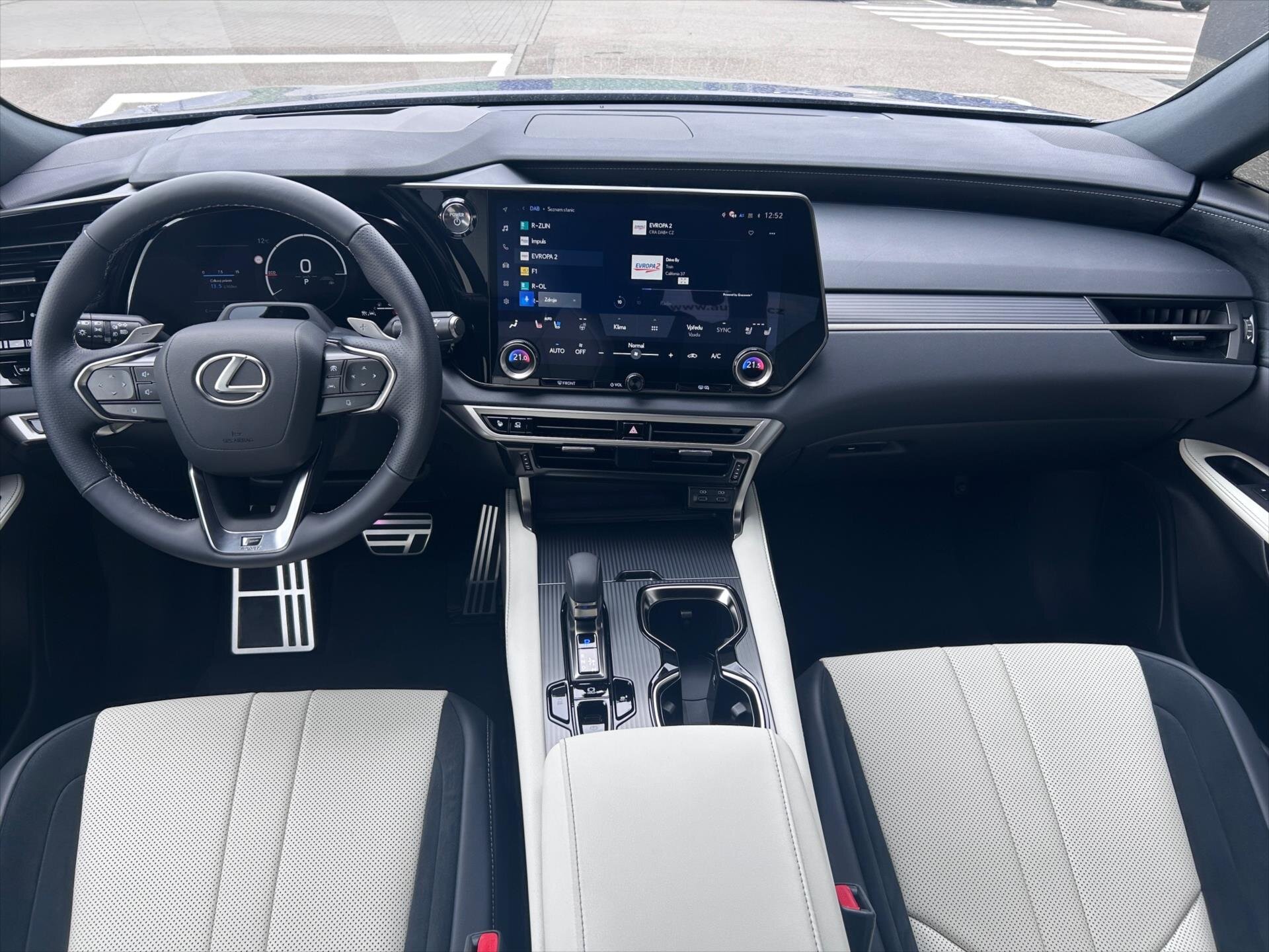 Lexus RX 500h SUV / Terénní 2,4 l 272 kw