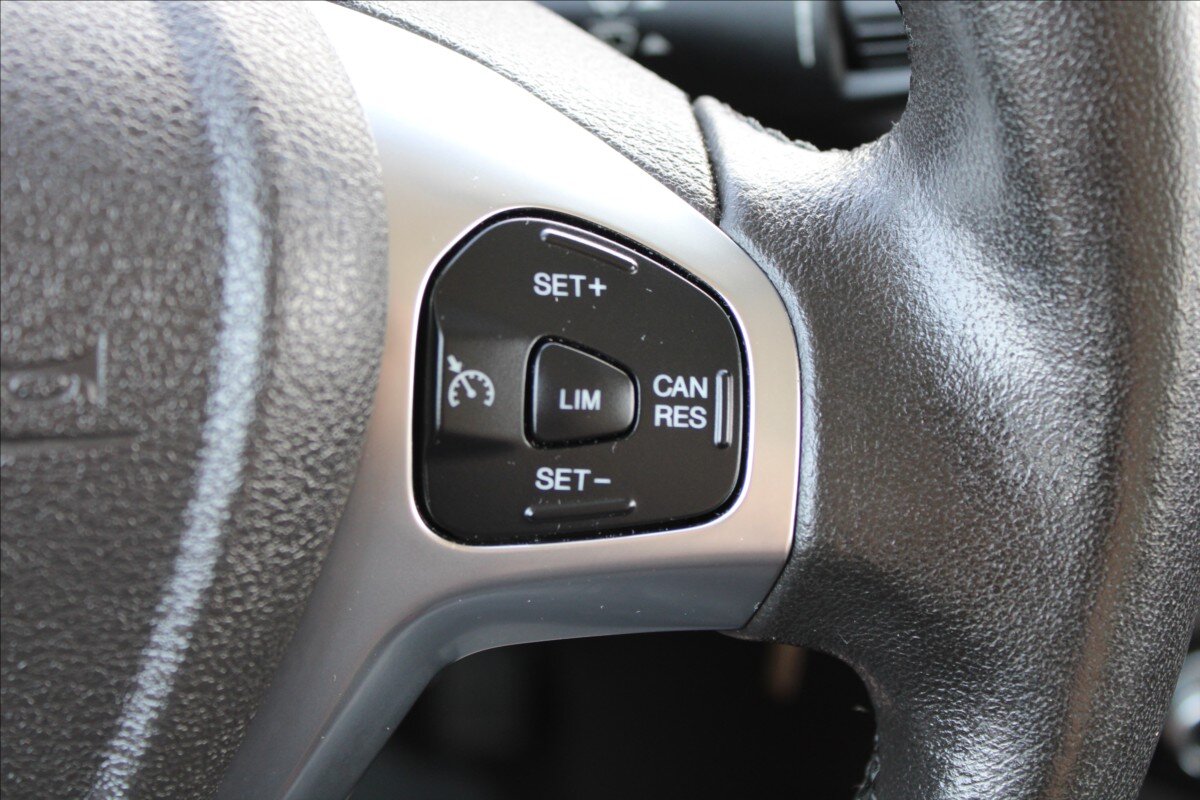 Ford Tourneo Courier MPV 1,5 l 73 kw