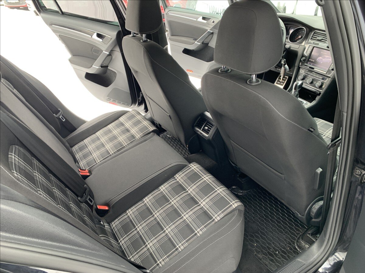 Volkswagen Golf Kombi 2,0 l 135 kw