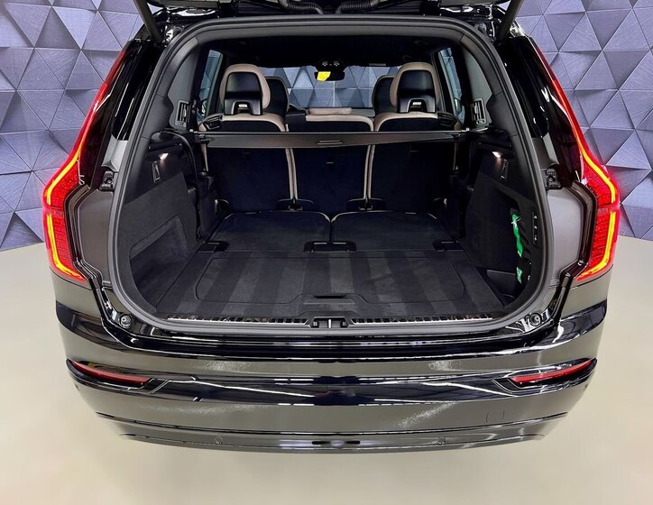 Volvo XC90 SUV 2,0 l 335 kw