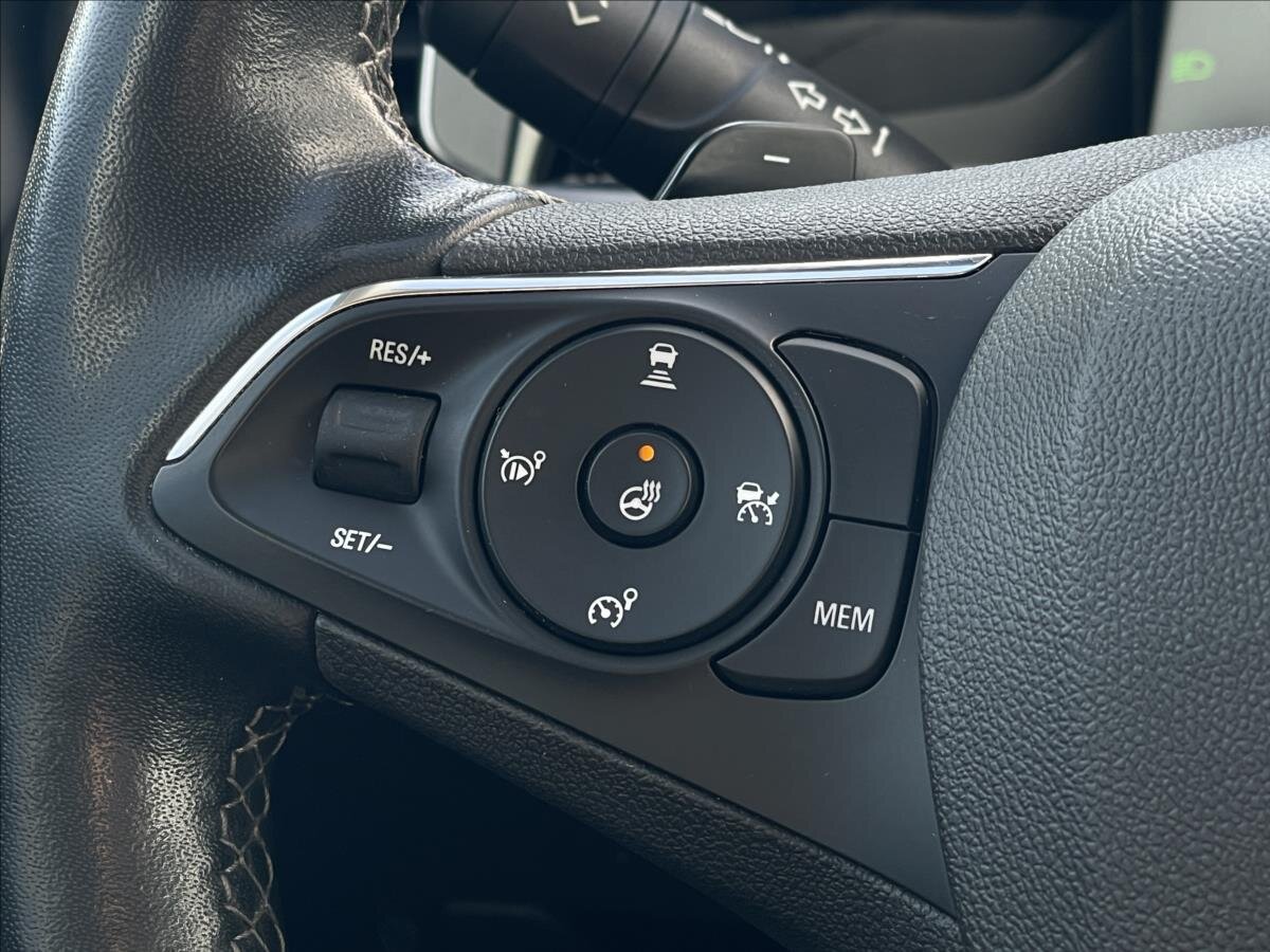 Opel Grandland SUV / Terénní 1,5 l 96 kw