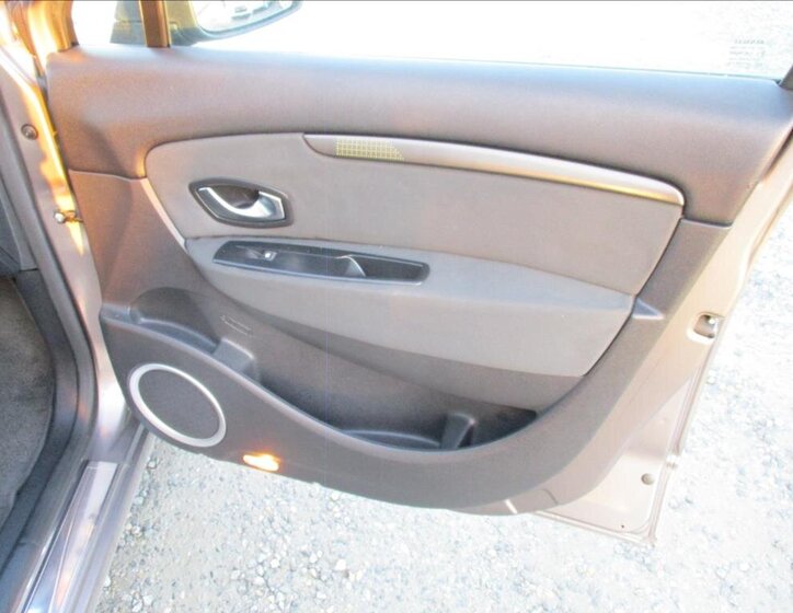 Renault Scénic Kombi 1,5 l 81 kw