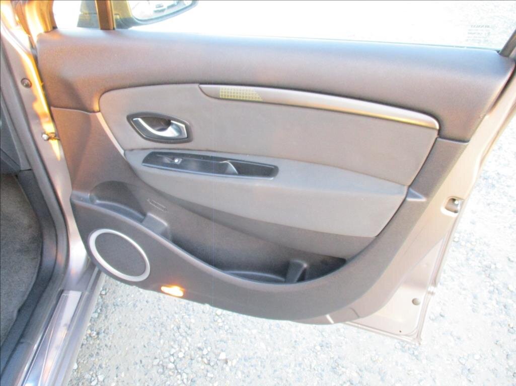 Renault Scénic Kombi 1,5 l 81 kw