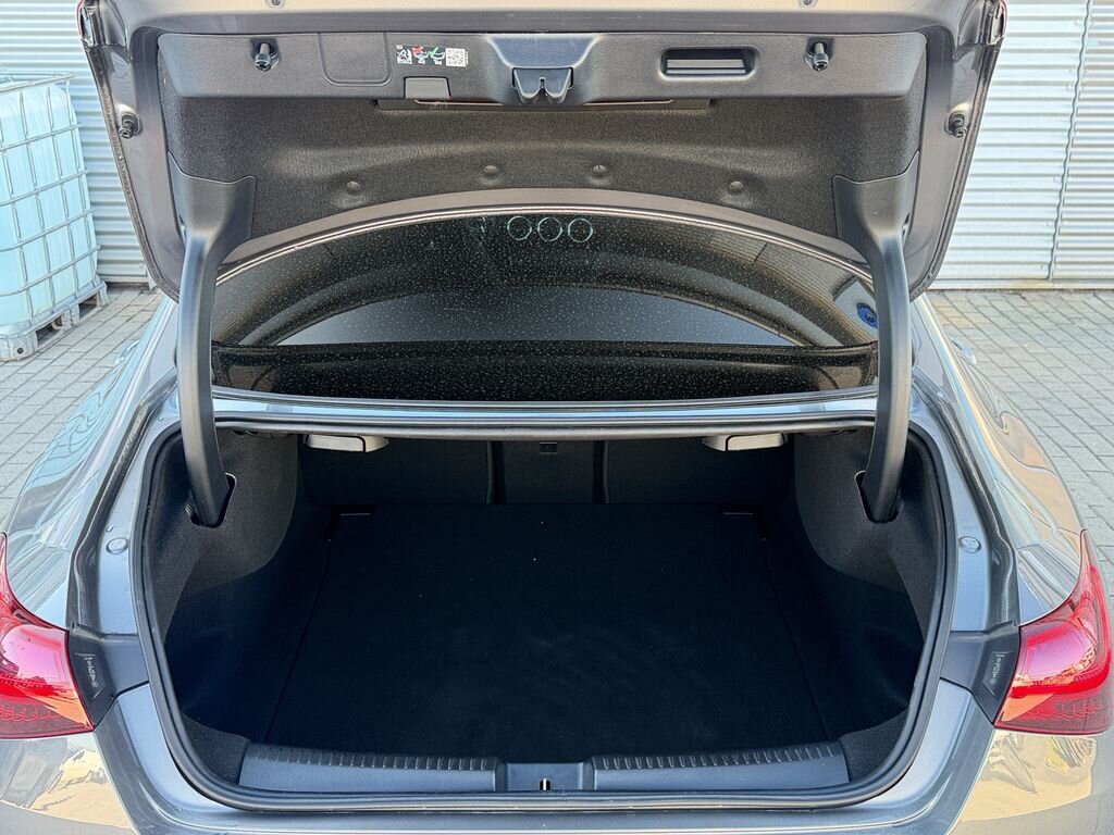 Mercedes-Benz CLA Sedan / Limuzína 2,0 l 110 kw