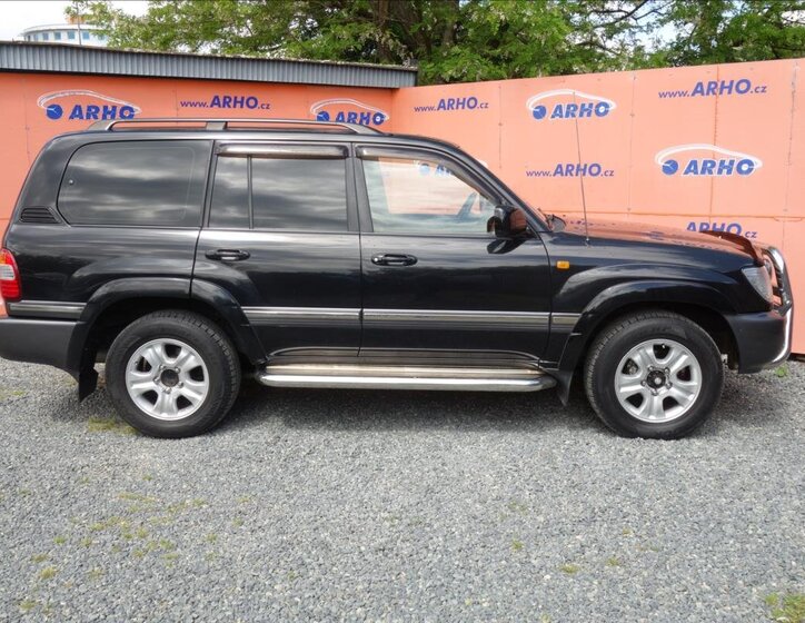 Toyota Land Cruiser SUV 4,7 l 175 kw
