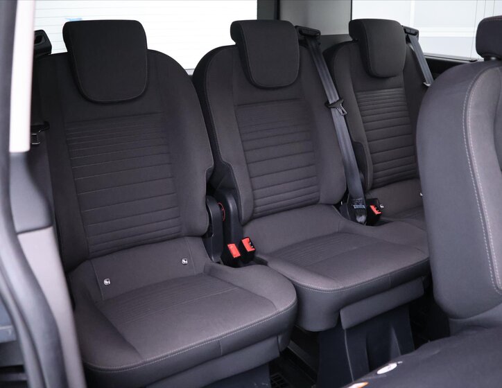 Ford Tourneo Custom Kombi 2,0 l 125 kw