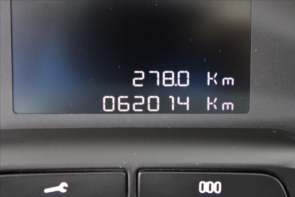 Opel Crossland X SUV / Terénní 1,2 l 61 kw