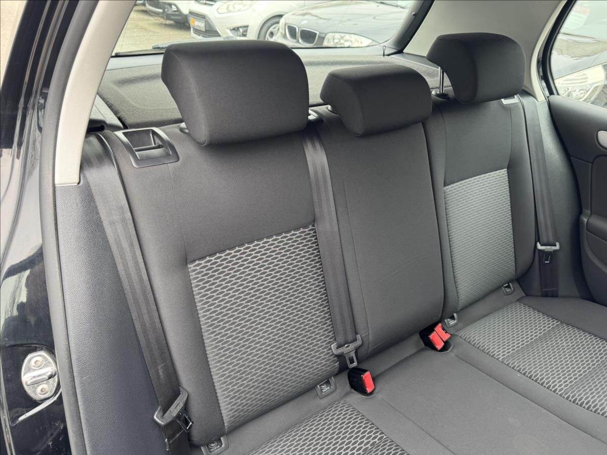 Volkswagen Golf Hatchback 1,6 l 77 kw