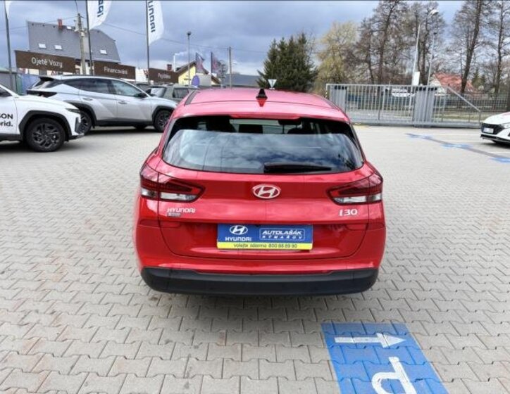 Hyundai i30 Kombi 1,5 l 70 kw