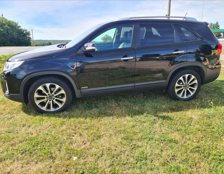 KIA Sorento 4