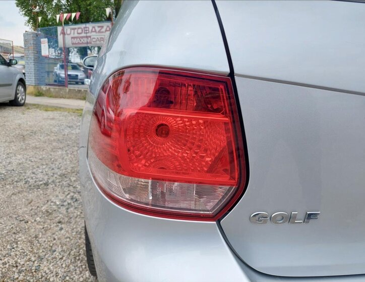 Volkswagen Golf Kombi 1,6 l 77 kw