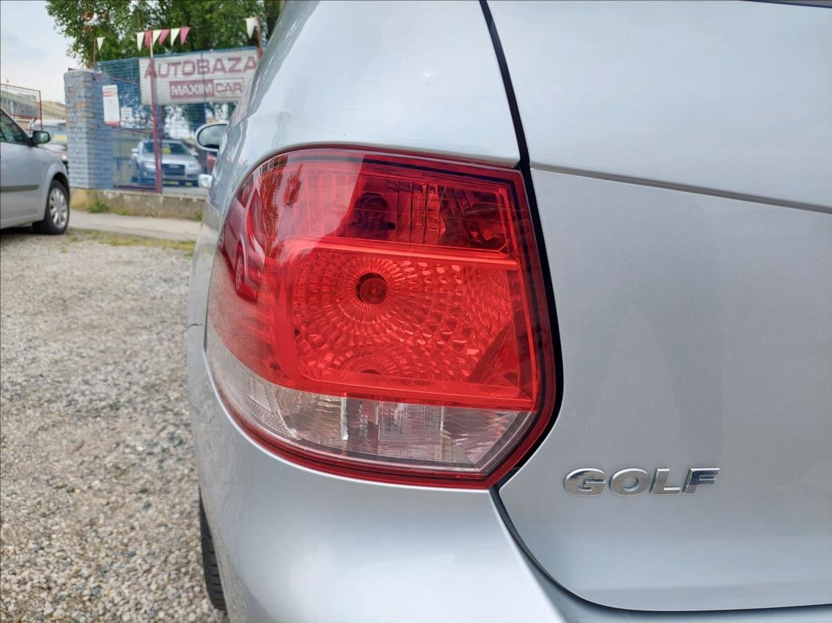 Volkswagen Golf Kombi 1,6 l 77 kw