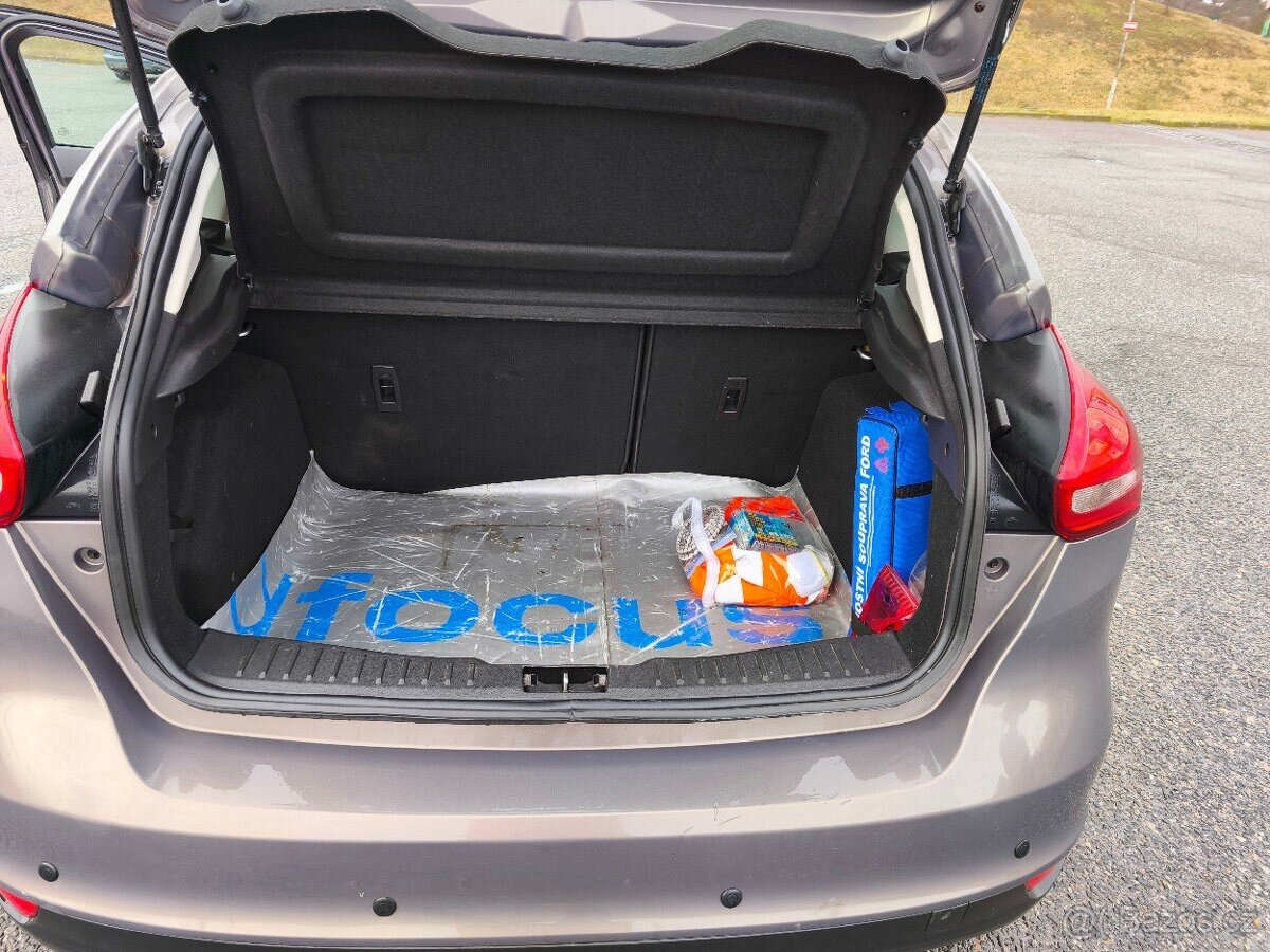 Ford Focus Hatchback 999,0 74 kw