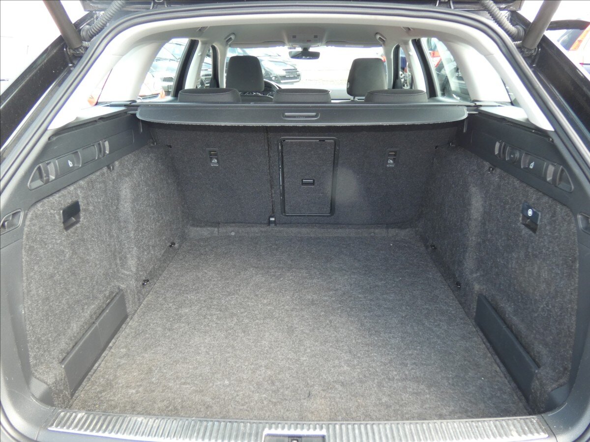 Škoda Superb Kombi 1,5 l 110 kw