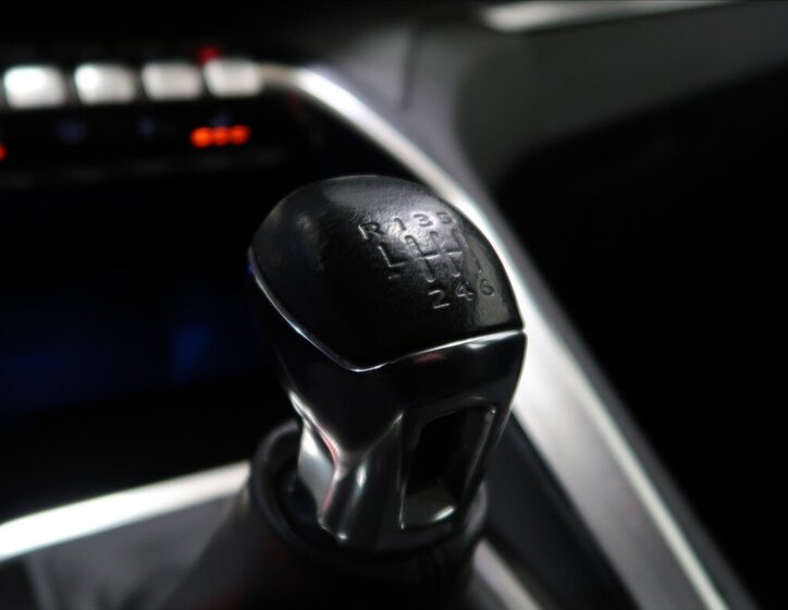 Peugeot 5008 MPV 1,5 l 96 kw