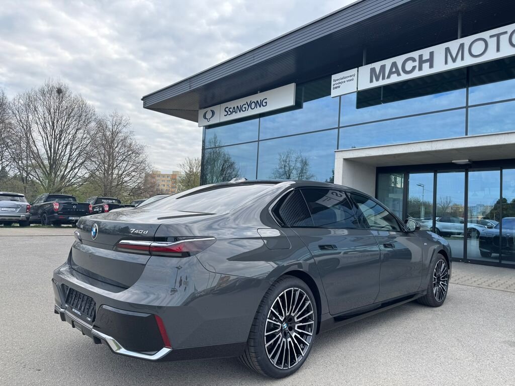 BMW Řada 7 Sedan / Limuzína 3,0 l 210 kw