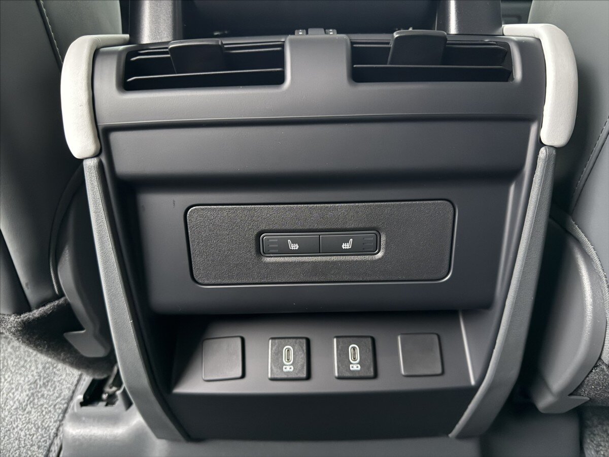 Land Rover Defender SUV 3,0 l 184 kw