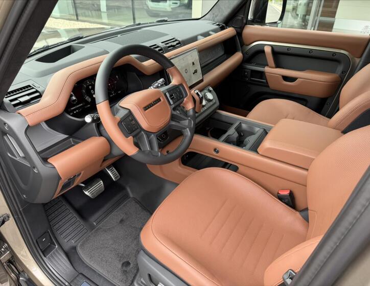 Land Rover Defender 11