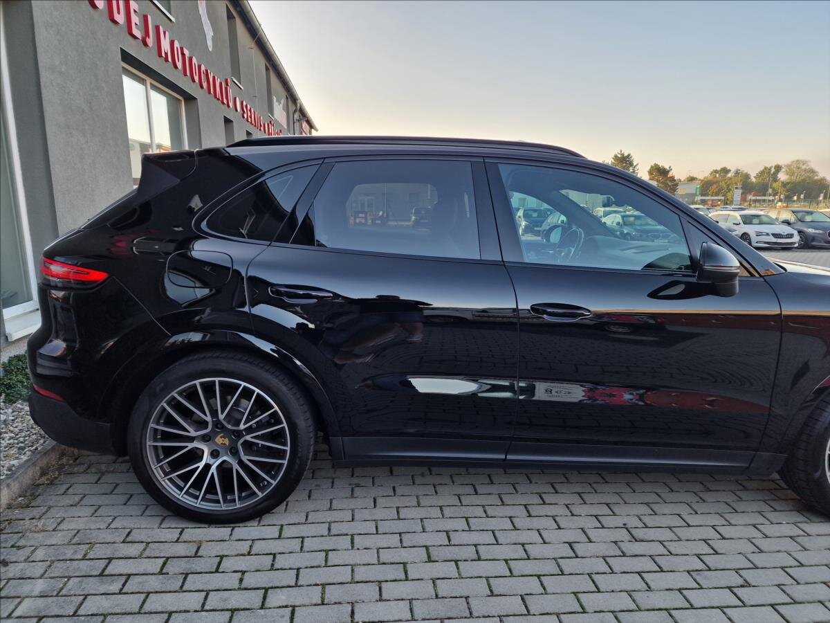 Porsche Cayenne SUV 3,0 l 250 kw