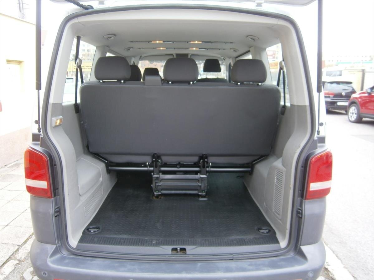 Volkswagen Caravelle Kombi 2,0 l 75 kw