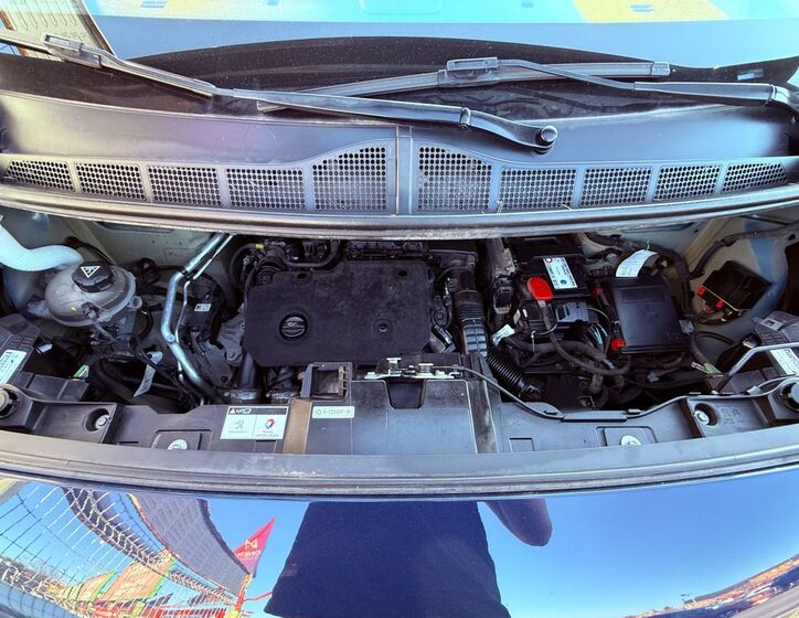 Peugeot Traveller 22