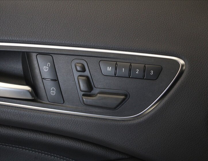 Mercedes-Benz GLA SUV / Terénní 2,0 l 155 kw