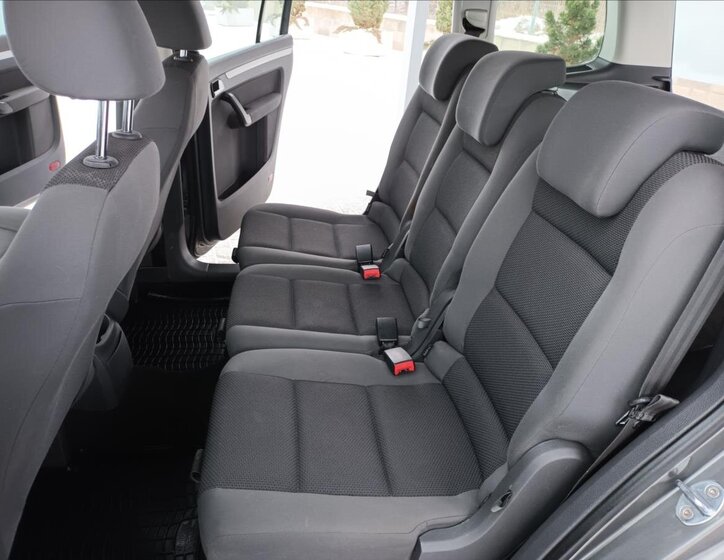 Volkswagen Touran MPV 1,2 l 77 kw