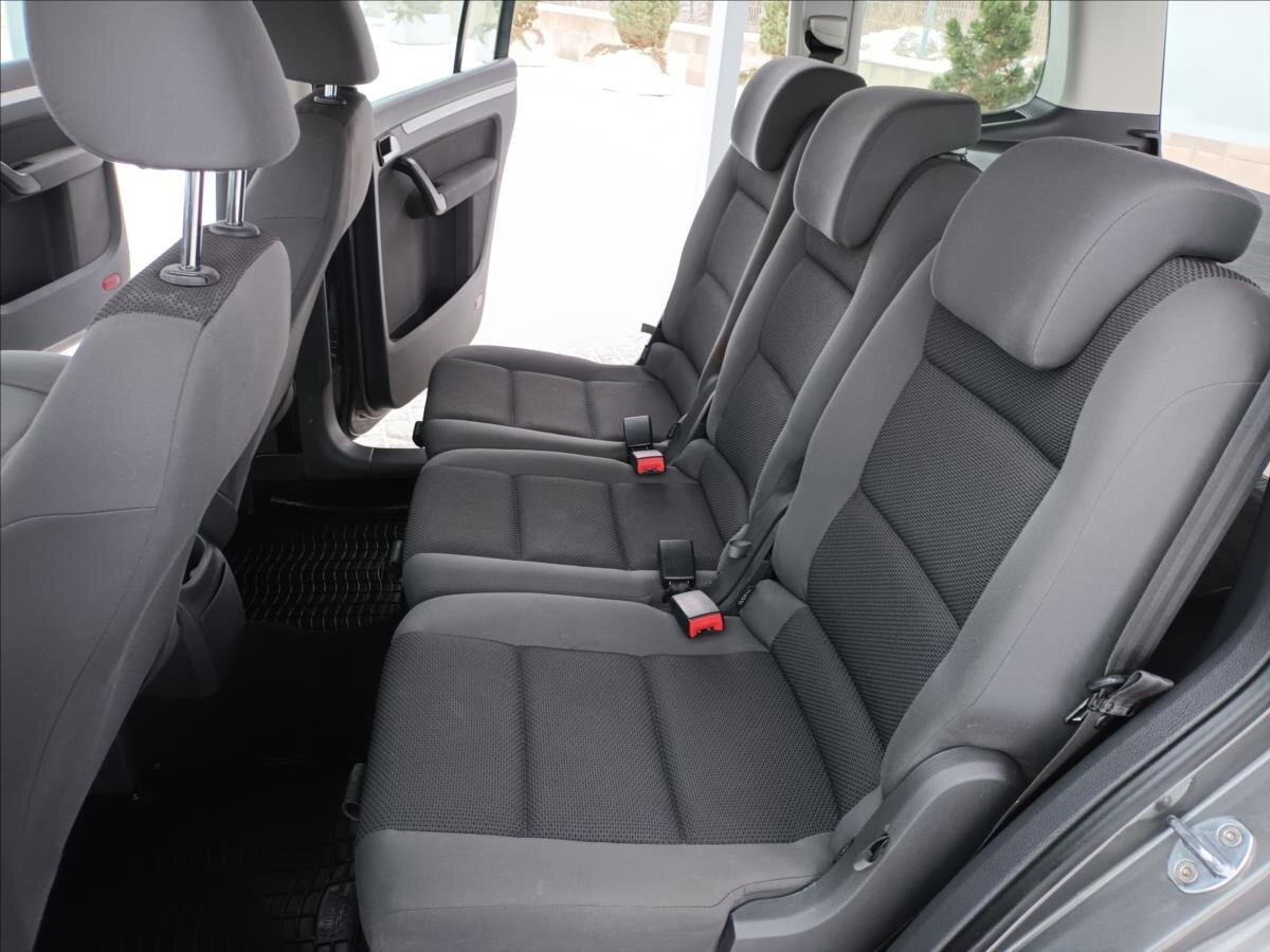 Volkswagen Touran MPV 1,2 l 77 kw